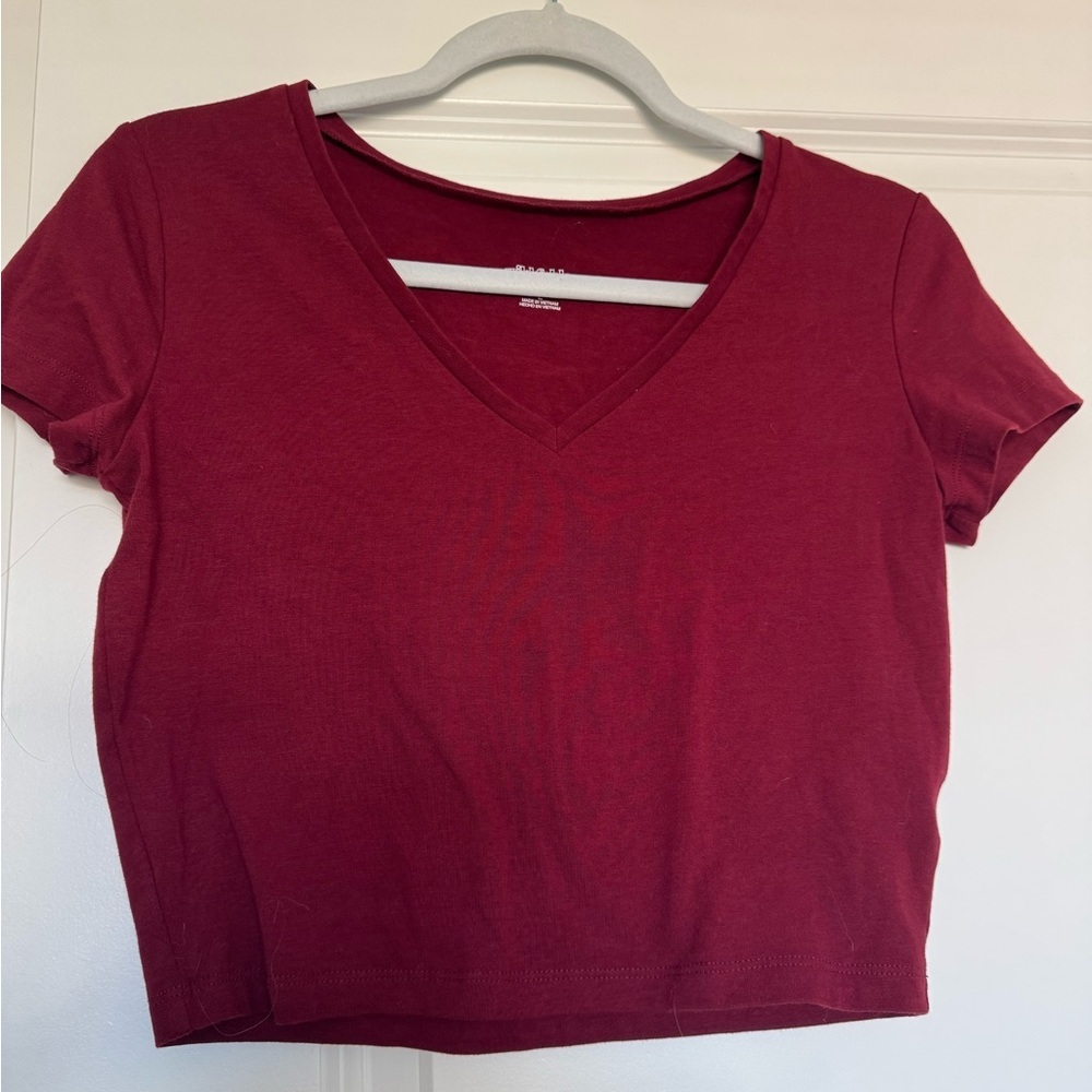 Wild Fable Maroon V-Neck Cropped Tee – Size L